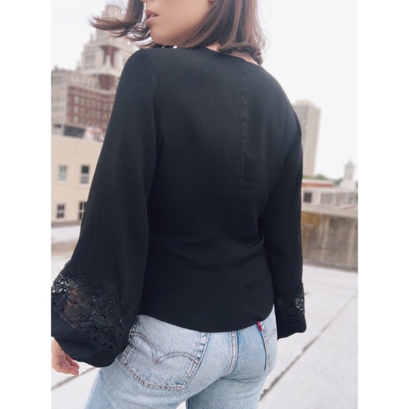 Last 1✨Shae Black Puff Sleeve Tie Front Kimono Top - Picture 6 of 8